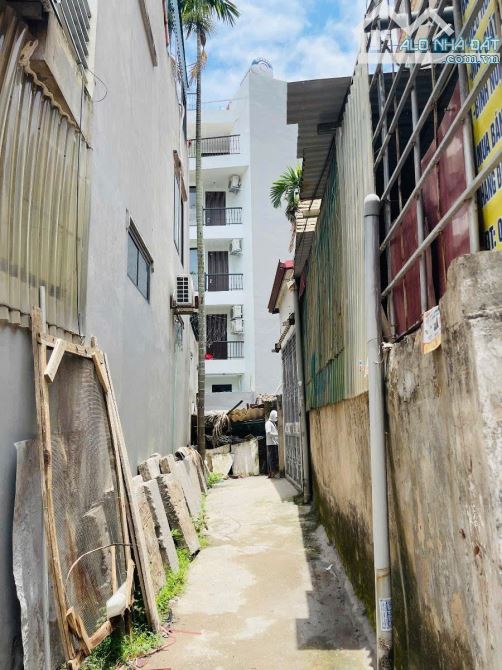 BÁN ĐẤT TẶNG NHÀ - AN DƯƠNG VƯƠNG - 41M2, NHÀ C4, MT 3,5M - 6 TỶ - 2