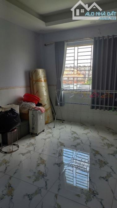 Gần Võ Văn Kiệt - 3 Tầng - Đường 5m - Nhà Đẹp CHÍNH CHỦ Hoàn Công Đủ - 7,79tỷ TL Tốt - 2