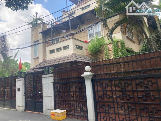 Siêu phẩm căn biệt thự ngang khủng 13m dài 20m - 3 lầu- Lê Đức Thọ, P6, Gò Vấp - giá 20 tỷ - 2