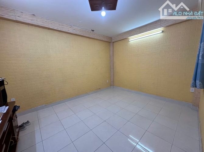 Bán nhà HXH Đồng Đen - DT 4.5 x 17 - KC 4 Tầng - thông Bàu Cát - giá 12.9 tỷ TL - 2
