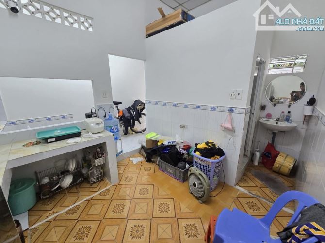 Nhà rộng 113m² giá 3.3 tỷ Linh Xuân, hẻm thông, khu an ninh yên tĩnh - 2