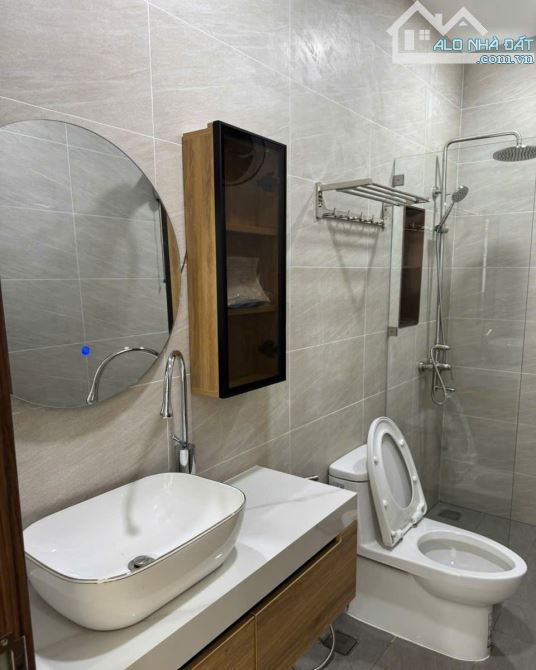 Nhà Mặt Tiền Huyền Quang, Q.1 – 60m² (4x15.5m), 3 Tầng, Full Nội Thất Cao Cấp - 18.5 TỶ! - 2