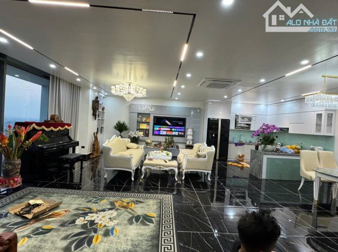Bán căn hộ chưng cư Duplex Lô góc 406m2 5PN 4VS, giá chỉ 21.6 tỷ, Tòa Rainbow Văn Quán - 2
