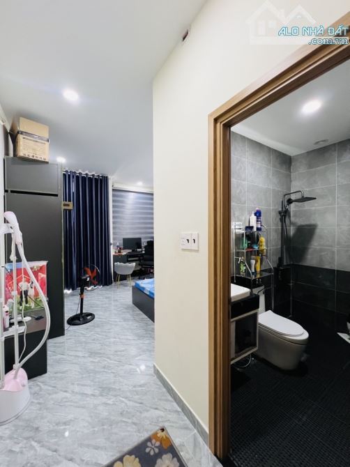 HIẾM QUÁ HIẾM - DIỆN TÍCH RỘNG -KẾT CẤU 4TẦNG -NỘI THẤT XỊN-GIÁ TỐT NHẤT KHU VỰC - 2