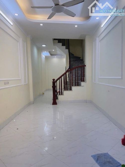 Bán nhà phố Ngọc Thuỵ 35m²- 4 tầng , dân xây, ô tô 7 chỗ, gần Học Viện Hậu Cần - 2