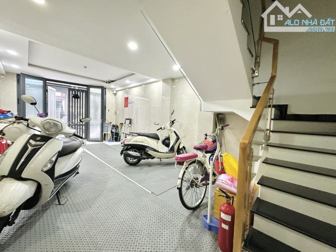 HẺM Ô TÔ, KHU PHÂN LÔ PHƯỜNG 6 BÌNH THẠNH - 60M2 (4x15) A4 - 5T - 6 PHÒNG  – CHỈ  8.9 TỶ. - 2