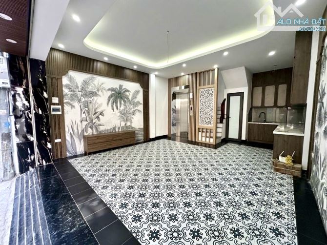 🏡 BÁN NHÀ VIỆT HƯNG – 40m² x 6 tầng LÔ GÓC THOÁNG – GARA Ô TÔ – THANG MÁY XỊN - 2
