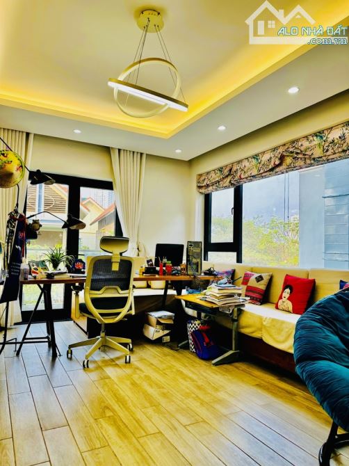 BIỆT THỰ KĐT THÀNH PHỐ GIAO LƯU 209m2  - GẦN HỒ 15HA - GIÁ 80 TỶ. - 2