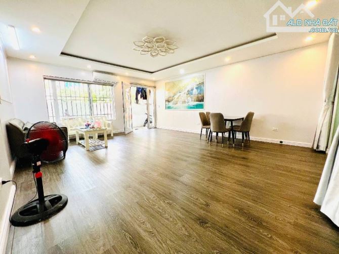 Bán nhà tập thể tầng 1 phố Hoàng Ngọc Phách - Láng Hạ sử dụng 85m2 giá 5,05tỷ(có TL) - 2