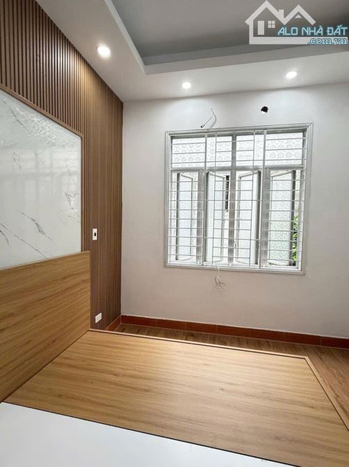 Giá Sốc Nhỉnh 8 Tỷ- Nhà Đẹp Lạc Long Quân – Cách Hồ Tây Vài Bước Chân – 42M2 – 4 Tầng - 3