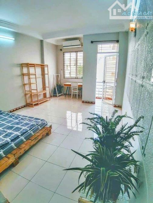 Nhà trọ 2 tầng, Nguyễn Thị Thập, Quận 7. DT 75m2, ngang 5m, dòng tiền khủng. Chỉ 8 tỷ - 1