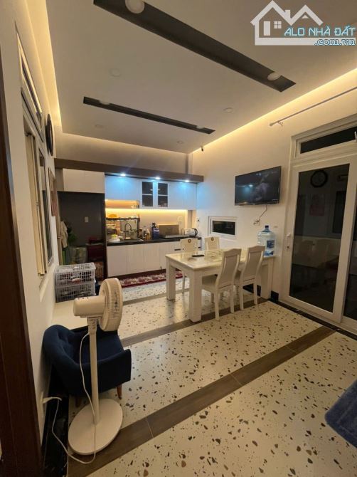8 TỶ VỚI CĂN VILLA ĐẸP-  GẦN 100M VUÔNG- CÓ SÂN ĐẬU Ô TÔ TRƯỚC NHÀ- THÍCH HỢP NGHỈ DƯỠNG - 3