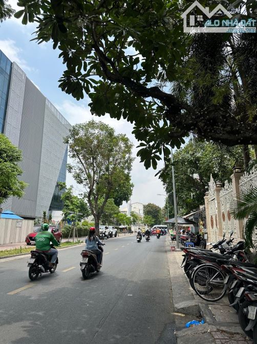 Bạn Villa thiết kế sang trọng Tú Xương Quận 3 - 3