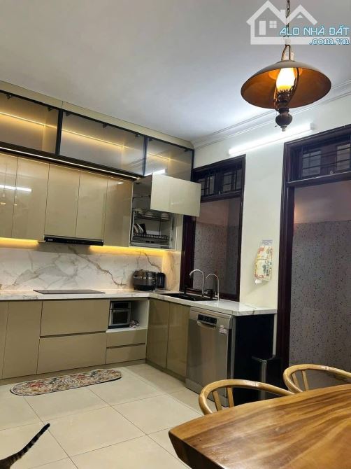 Bán biệt thự siêu đẹp Nguyên Hồng, Đống Đa 85m MT5,3 ra ô tô đỗ 5M Gần phố Sổ A4 - 3