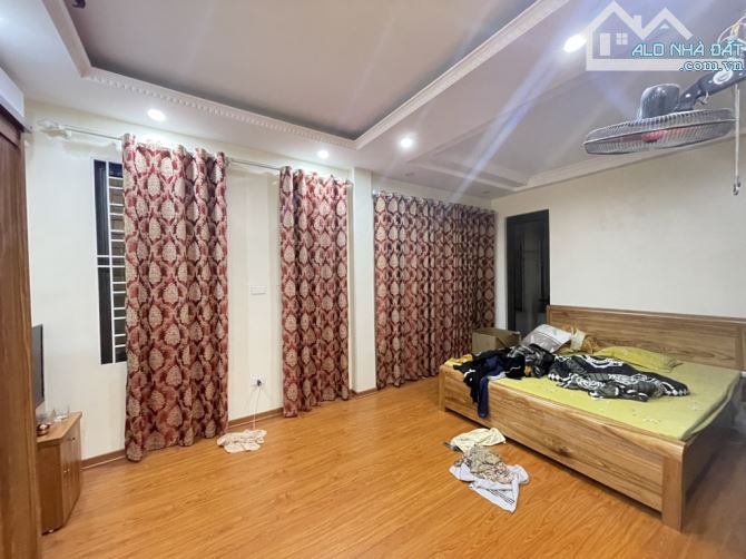 Bán nhà nguyễn chính 45m2 5 tầng còn mới – Sân trồng cây để xe - giá 7.85 tỷ - 3