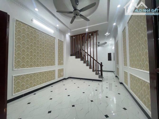 BÁN NHÀ NGÕ 185 MINH KHAI,DT 45M,MT4 M GIÁ 11,5 TỶ - 3