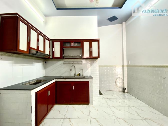 ❄️ Chỉ 3 tỷ 8, nhà 4x14m, 2 lầu, hẻm 6m thông, khu phân lô cao tầng.Hiệp Thành - Quận 12 - 3