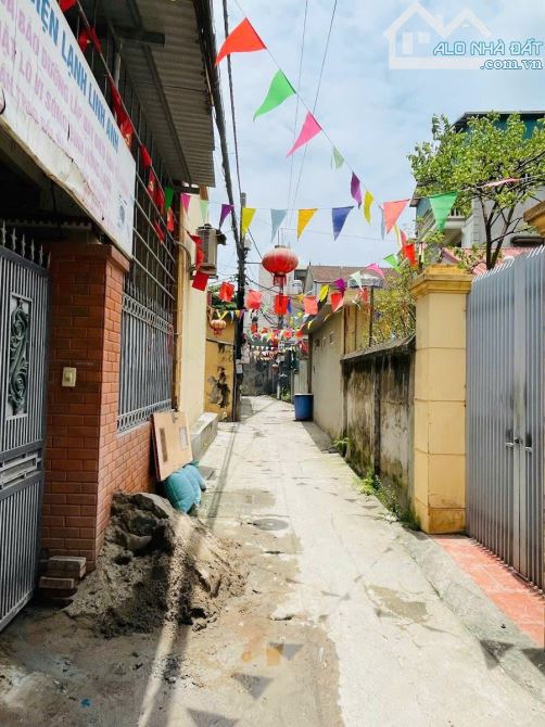BÁN ĐẤT TẶNG NHÀ - AN DƯƠNG VƯƠNG - 41M2, NHÀ C4, MT 3,5M - 6 TỶ - 3