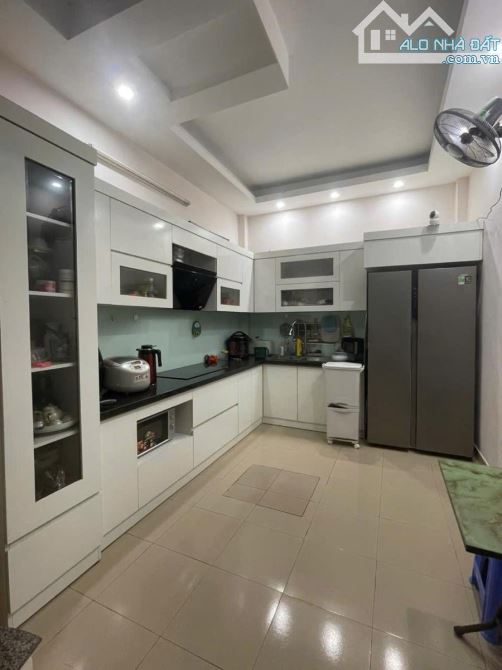 Hàng ngon phố Tư Đình - 45m x 5 tầng - 8,7 tỷ có bớt - 3