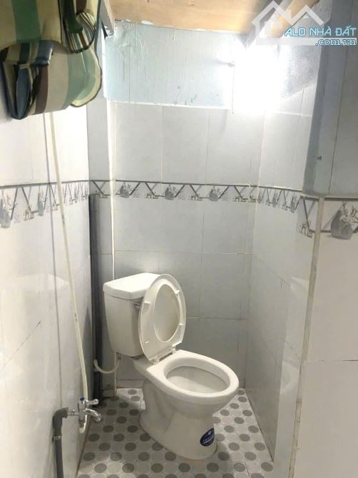 Làm ăn thua lỗ nên bán lại nhà trọ gồm 1 kiot và 4 phòng ở Hóc Môn giá 850 triệu. - 3