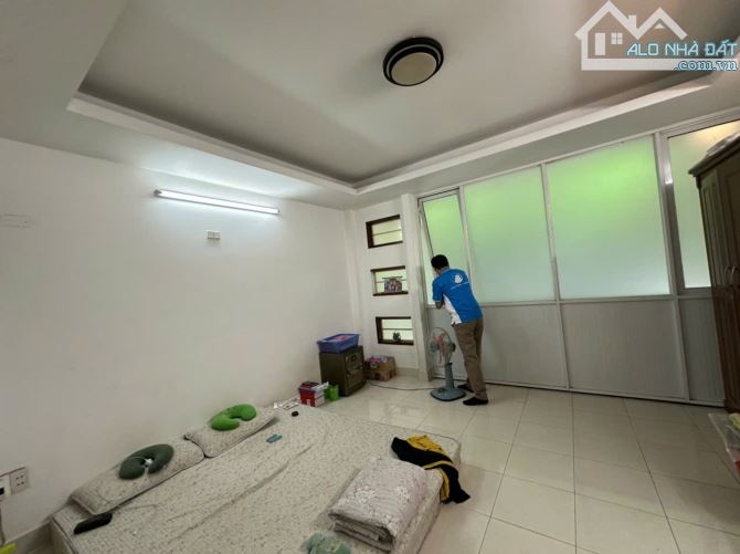 Bán nhà HXH Đồng Đen - DT 4.5 x 17 - KC 4 Tầng - thông Bàu Cát - giá 12.9 tỷ TL - 3