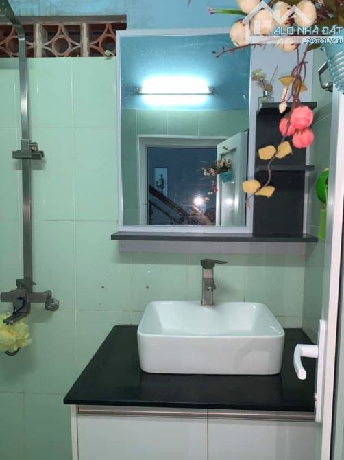Cho thuê nhà 2 tầng, 2 phòng ngủ đường Lê Quý Đôn. Chỉ 5tr500/tháng - 3