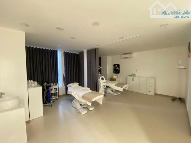 VIP - CHO THUÊ TÒA NHÀ 219-219BIS NGUYỄN THỊ MINH KHAI, Q1 - 14M X 21M - 1 HẦM 4 TẦNG - 4