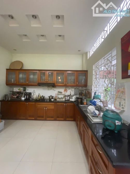 Bán Biệt Thự MINI Đường Nội BộTạ Quang Bửu - 6m x 20m - 120m.2- 3 Lầu - 5PN- 5WC F5 Q8 - 4