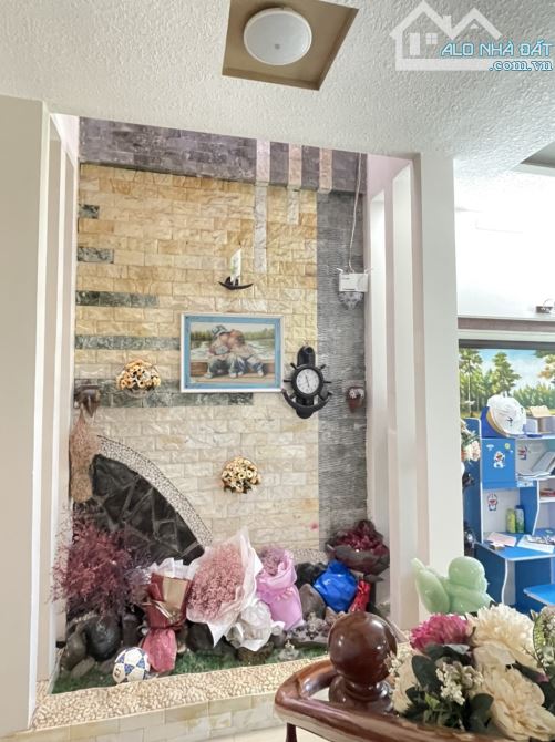 Villa - Hẻm ô tô lớn - đường Nguyễn Hữu Cảnh, Phường 8, Đà Lạt, đường trước nhà 5m - 4