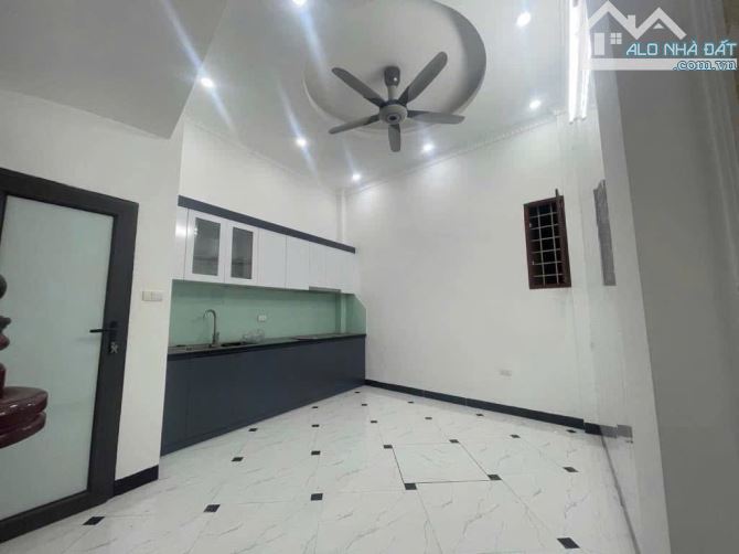 BÁN NHÀ NGÕ 185 MINH KHAI,DT 45M,MT4 M GIÁ 11,5 TỶ - 4