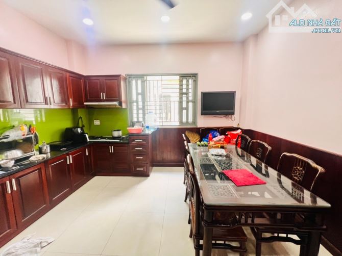 BÁN NHÀ DƯƠNG TỰ QUÁN 70M2 4 TẦNG 5PN CHỈ 6.8 TỶ GIÁP Q6 KỀ AEON TÊN LỬA HẺM XE HƠI THÔNG - 3