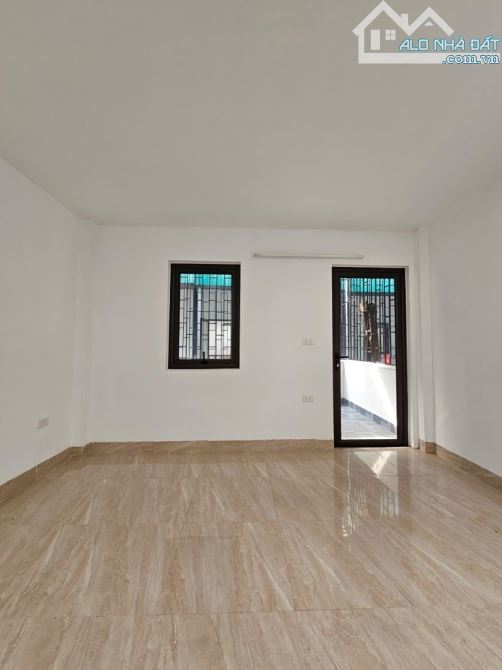 Nhà mới tinh, phố Ngọc Thụy 30m2-5 tầng, ô tô, gần trường quốc tế Việt Pháp - 4