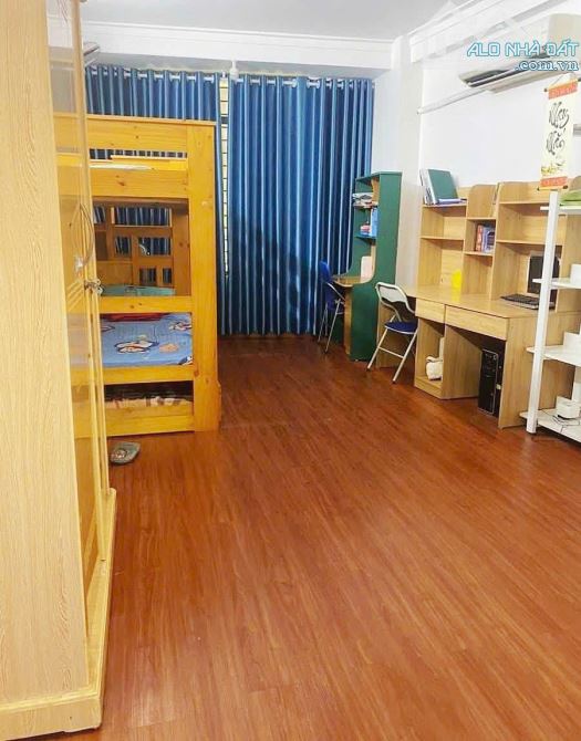 Bán gấp nhà Cầu Giấy-46m x 5T- 6 ngủ-3 thoáng- gần phố- 8 tỷ hơn - 4