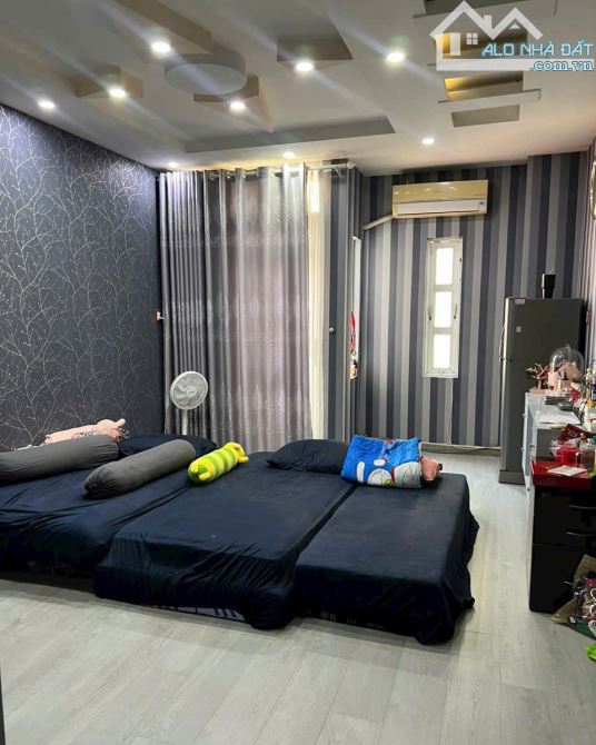 CỰC HIẾM! NHÀ 2MT HẺM HXH NGUYỄN TRÃI, Q5 – 68M², 4 TẦNG, 8PN, VỊ TRÍ ĐẮC ĐỊA – CHỈ 17.5 T - 4