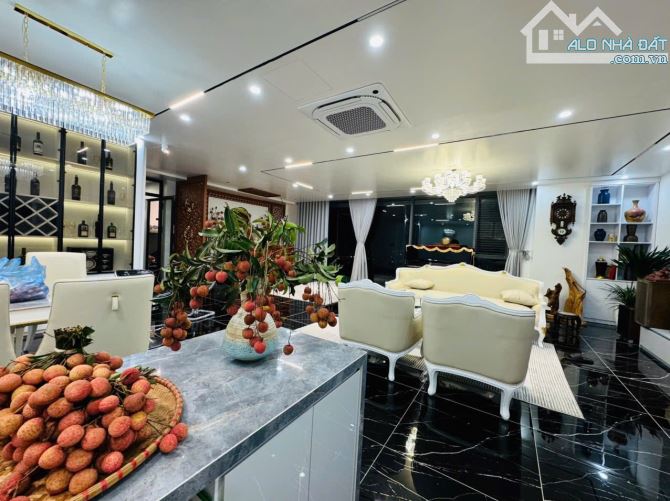 Bán căn hộ chưng cư Duplex Lô góc 406m2 5PN 4VS, giá chỉ 21.6 tỷ, Tòa Rainbow Văn Quán - 4