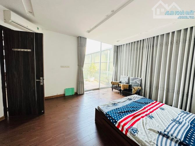 BÁN BIỆT THỰ KHU ĐẤU GIÁ TỨ HIỆP THANH TRÌ - 215M 4T MT 14M - Ở SƯỚNG HÀNG XÓM QUAN CHỨC - 4