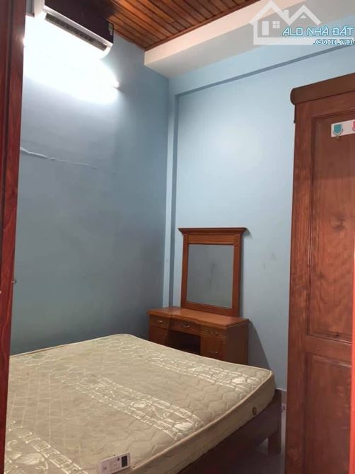 Cho thuê nhà 2 tầng, 2 phòng ngủ đường Lê Quý Đôn. Chỉ 5tr500/tháng - 4