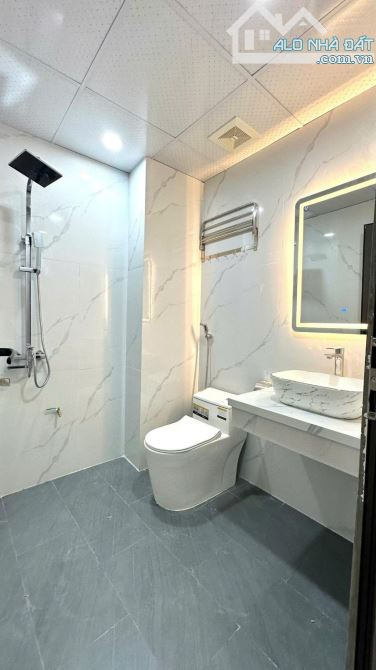 Bán nhà nguyễn chính 48m2 5 tầng còn mới – Lô góc 2 thoáng - giá 7.68 tỷ - 5