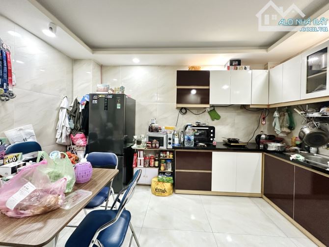 HẺM Ô TÔ, KHU PHÂN LÔ PHƯỜNG 6 BÌNH THẠNH - 60M2 (4x15) A4 - 5T - 6 PHÒNG  – CHỈ  8.9 TỶ. - 5