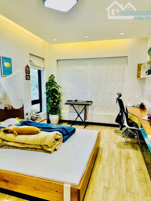 BIỆT THỰ KĐT THÀNH PHỐ GIAO LƯU 209m2  - GẦN HỒ 15HA - GIÁ 80 TỶ. - 5