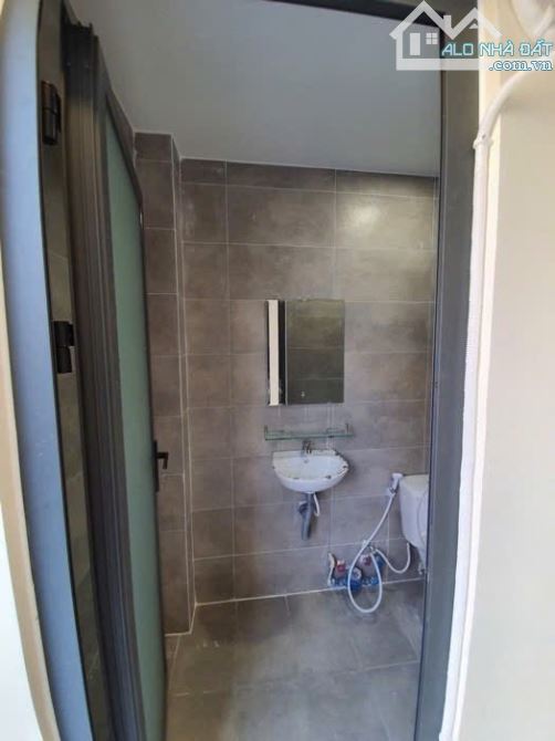 CHDV VỚI 7 PHÒNG, DÒNG TIỀN GẦN 60TR/THÁNG, HẺM XE TẢI, KHU ĐƯỜNG D, SÁT VÁCH QUẬN 1 - 5