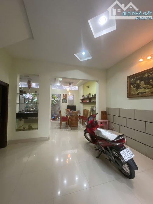 Bán Biệt Thự MINI Đường Nội BộTạ Quang Bửu - 6m x 20m - 120m.2- 3 Lầu - 5PN- 5WC F5 Q8 - 7