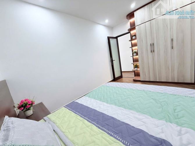 Nhà 462 Nguyễn Phước Nguyên. Dt đất 81m ngang 5,5m đường ô tô - 7