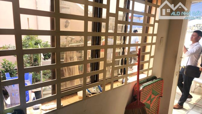 Nhà mặt tiền Miếu Nổi,Sát Phan Xích Long –Chủ cắt lỗ 3tỷ cần bán trong tuần Chỉ 270tr/m - 7