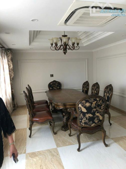 Bán nhà hẻm nội bộ 8m đường Sư Vạn Hạnh, P. 12, Q. 10. - DT: 10,5x21m - Hầm 5 lầu. - 7