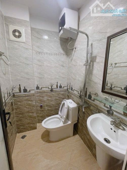 Bán nhà phố Ngọc Thuỵ 35m²- 4 tầng , dân xây, ô tô 7 chỗ, gần Học Viện Hậu Cần - 7