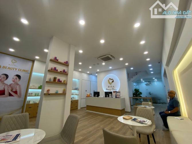 VIP - CHO THUÊ TÒA NHÀ 219-219BIS NGUYỄN THỊ MINH KHAI, Q1 - 14M X 21M - 1 HẦM 4 TẦNG - 8