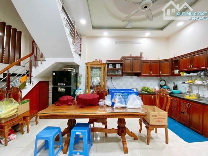 NHÀ 4 TẦNG GÓC 2MT HẺM XE TẢI TRÁNH 80m2 (4×20) GẦN CC DREAM HOME - 8.5 TỶ - 9