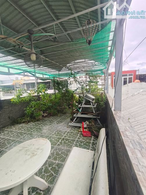 Nhà 1 trệt 4 lầu mặt tiền đường Lý Hồng Thanh - 9