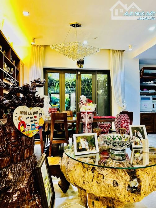 BIỆT THỰ KĐT THÀNH PHỐ GIAO LƯU 209m2  - GẦN HỒ 15HA - GIÁ 80 TỶ. - 9